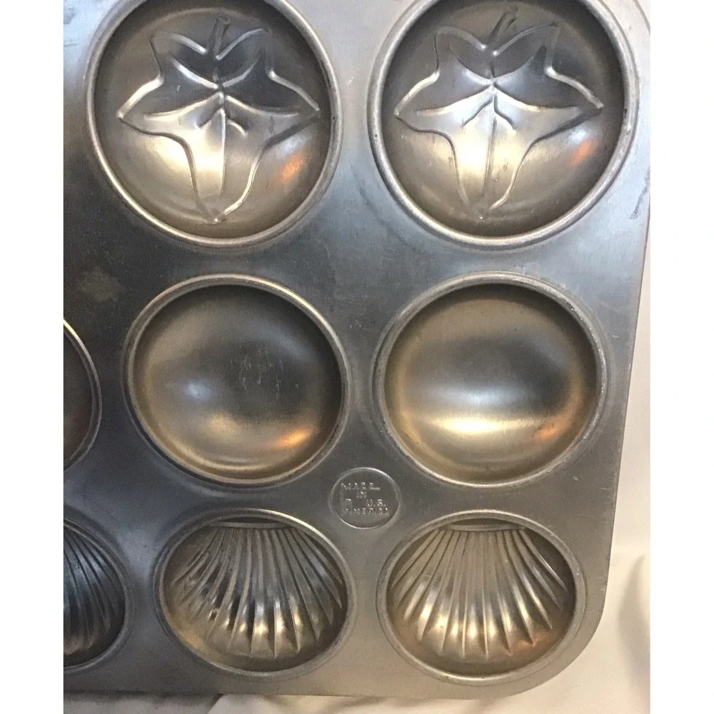 Vintage 1940s Metal Madeleine Cookie Cake Candy Mold Minute Maid USA Pan Dozen A
